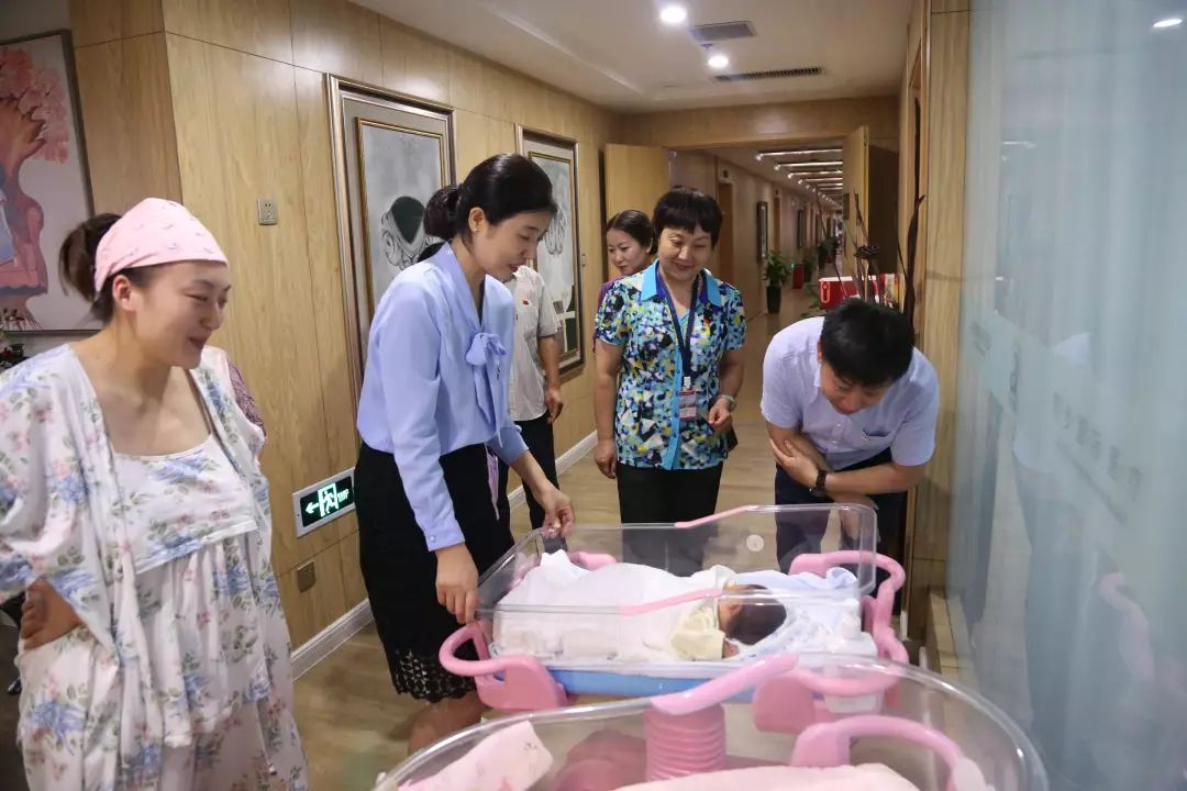 热烈欢迎经三商圈曹永彬书记莅临郑州美中商都妇产医院参观指导